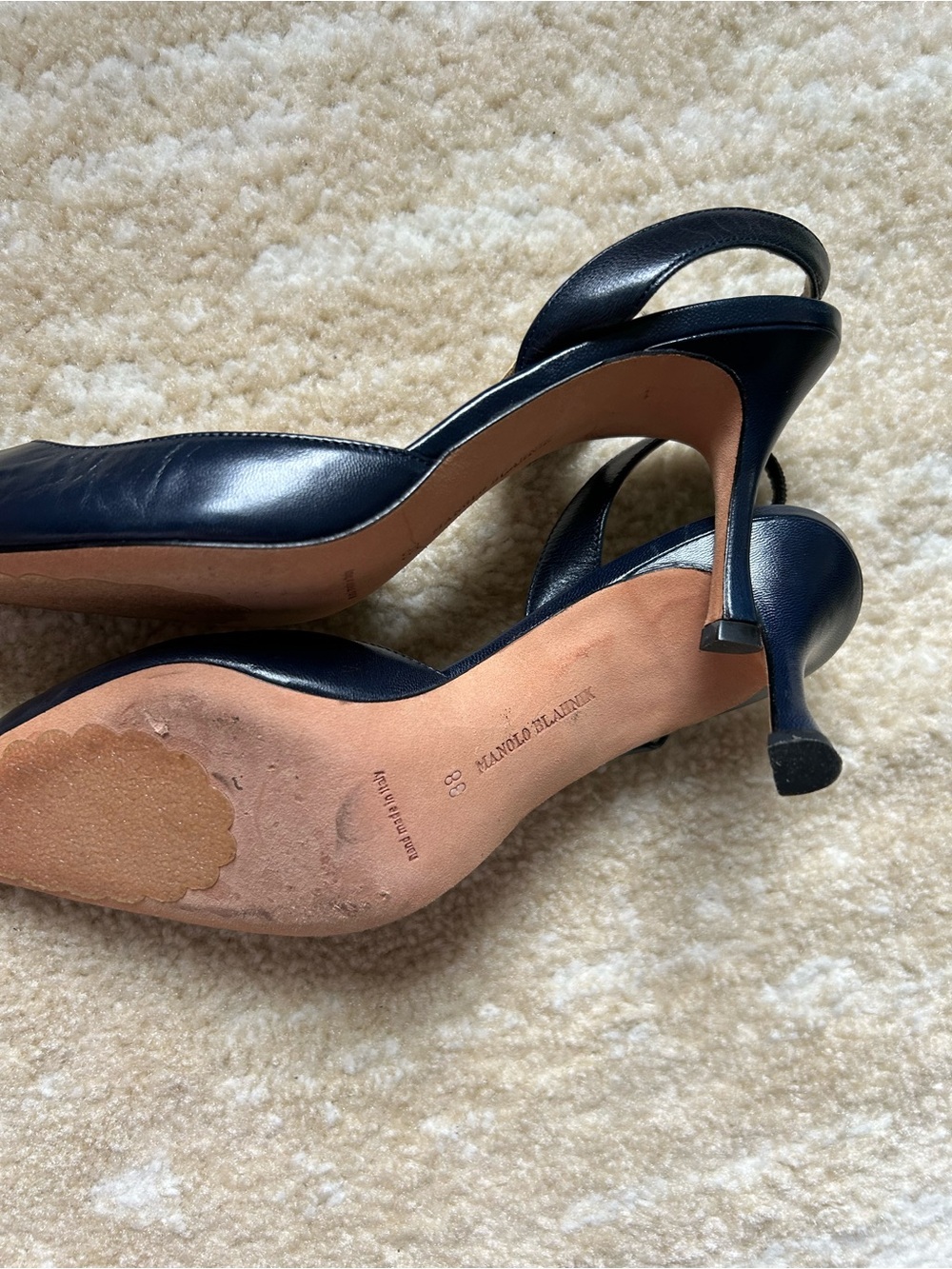 Manolo Blahnik Navy Leather Slingback Kitten Heels EU 38 - Picture 5 of 6